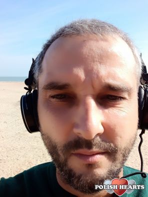 Andrew19770411